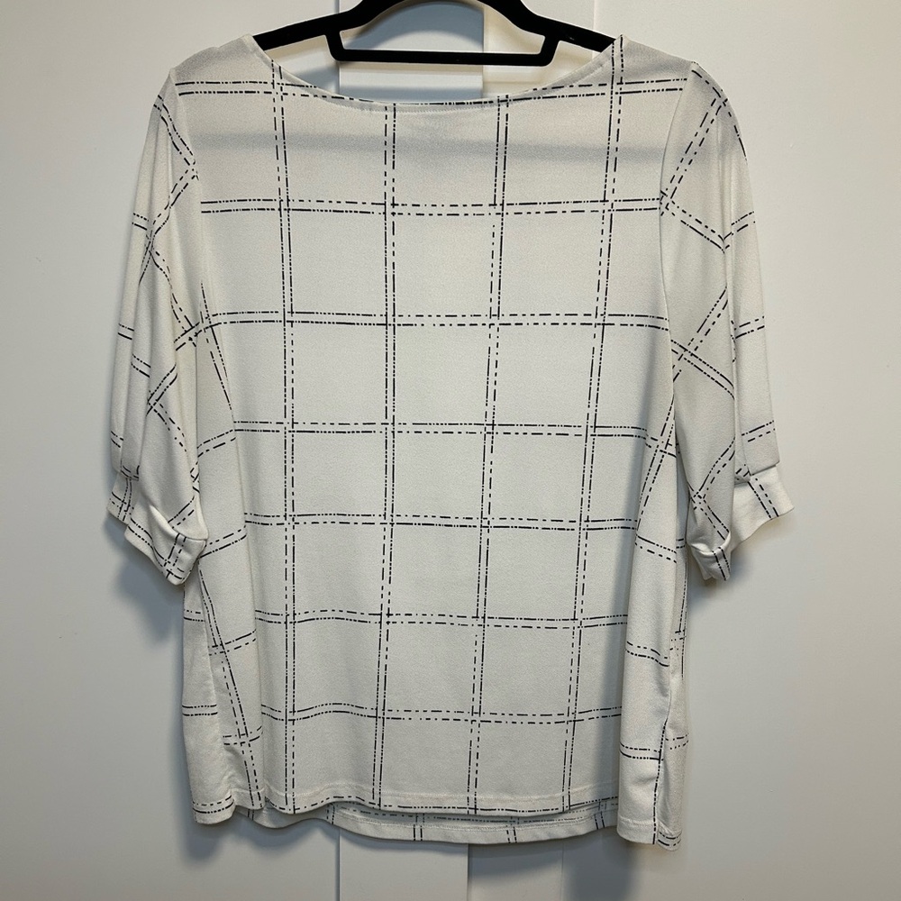 H&M white and black plaid top Size L